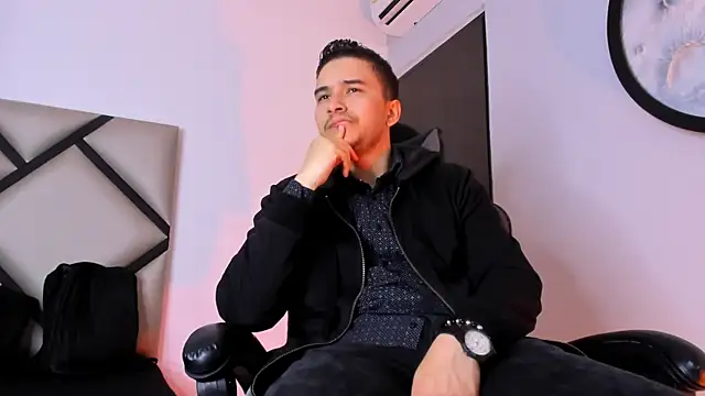 Snapshot of mike_257 chatting on 21, 10, 2025 mike 257 online show from 21, 10, 2025