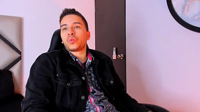 Snapshot of mike_257 chatting on 22, 10, 2025 mike 257 online show from 22, 10, 2025