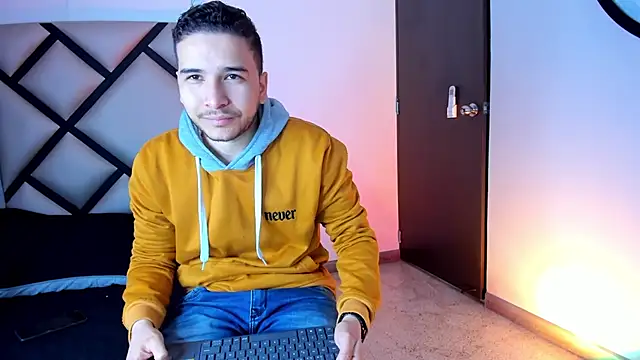 Snapshot of mike_257 chatting on 27, 11, 2025 mike 257 online show from 27, 11, 2025