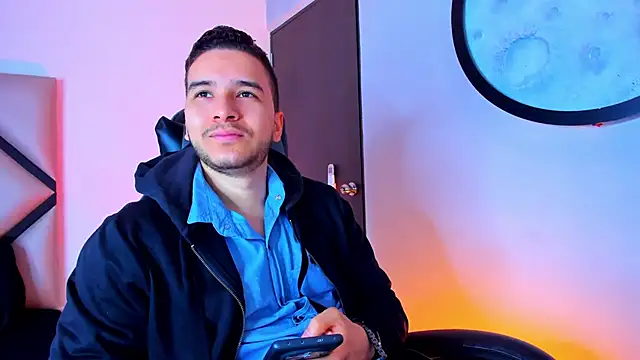 Snapshot of mike_257 chatting on 28, 11, 2025 mike 257 online show from 28, 11, 2025