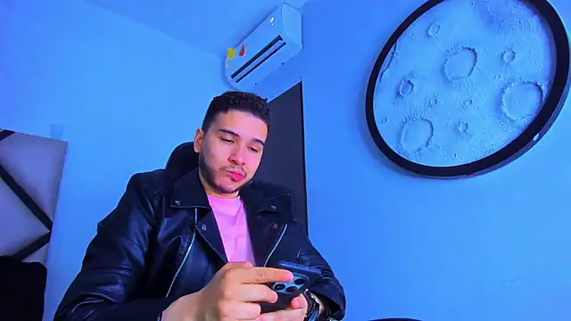 Snapshot of mike_257 chatting on 8, 1, 2026 mike 257 online show from 8, 1, 2026