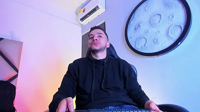 Snapshot of mike_257 chatting on 18, 2, 2026 mike 257 online show from 18, 2, 2026