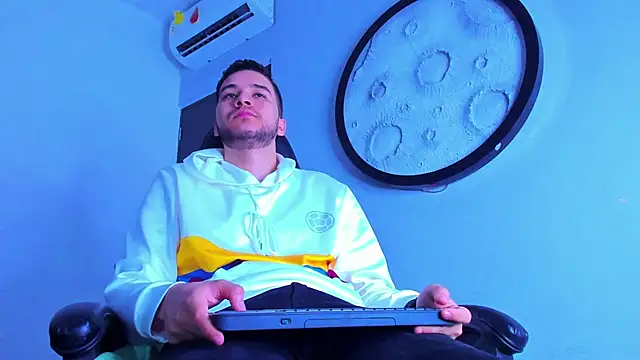 Snapshot of mike_257 chatting on 24, 2, 2026 mike 257 online show from 24, 2, 2026