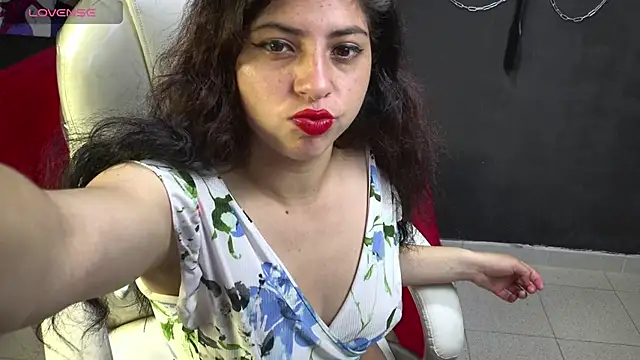 Aishaahot online show from 24, 10, 2025