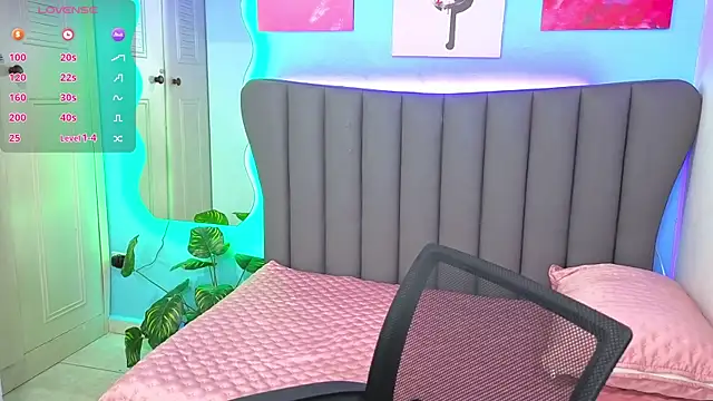 Aria Russo online show from 6, 1, 2026