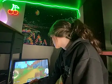 Thedeepwebcutie online show from 25, 3, 2026