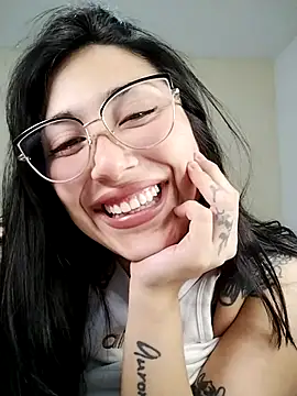 Snapshot of Chinitaaa28 chatting on 4, 11, 2025 Chinitaaa28 online show from 4, 11, 2025