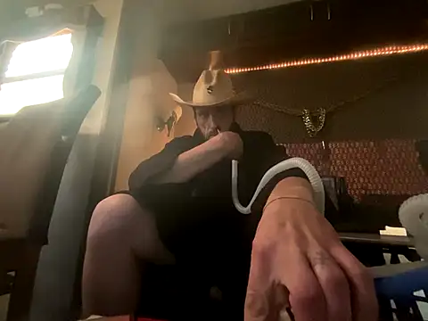 Snapshot of juancarloshunnit chatting on 15, 11, 2025 juancarloshunnit online show from 15, 11, 2025