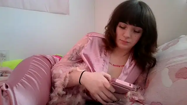 Trickylucy555 online show from 18, 11, 2025