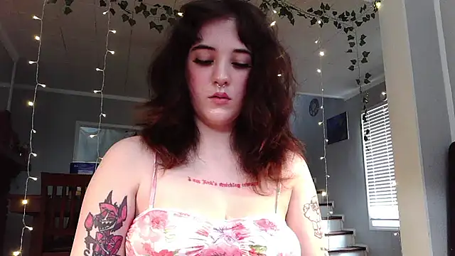 Trickylucy555 online show from 27, 5, 2026