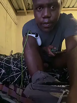 Snapshot of maloya267 chatting on 7, 4, 2026 maloya267 online show from 7, 4, 2026