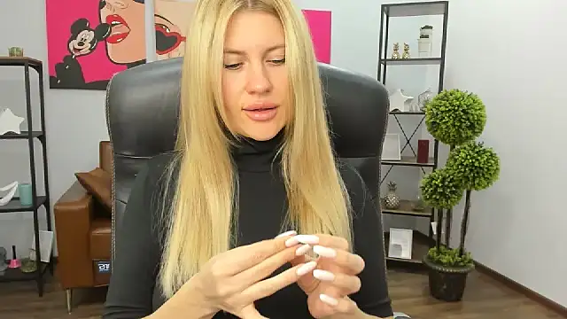 Snapshot of AryaAltkerer chatting on 27, 11, 2025 AryaAltkerer online show from 27, 11, 2025