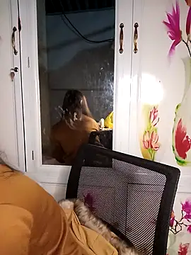 Fish yellow online show from 13, 11, 2025