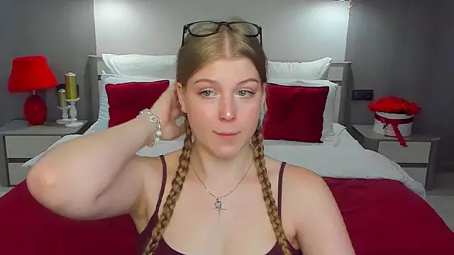 Snapshot of Stella_Light chatting on 7, 7, 2026 Stella Light online show from 7, 7, 2026