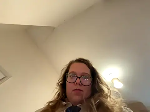 Snapshot of Scarletcum22 chatting on 27, 10, 2025 Scarletcum22 online show from 27, 10, 2025