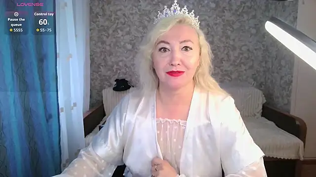 Snapshot of LadyKriss chatting on 10, 7, 2026 LadyKriss online show from 10, 7, 2026