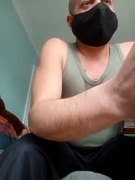 Snapshot of Imyourguy2025 chatting on 28, 10, 2025 Imyourguy2025 online show from 28, 10, 2025