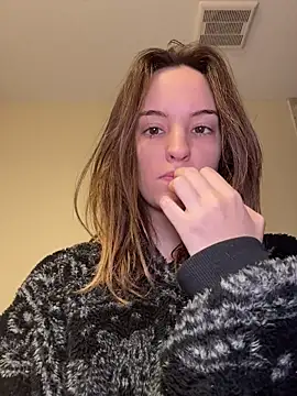 Snapshot of AngieFae_ chatting on 4, 12, 2025 AngieFae online show from 4, 12, 2025