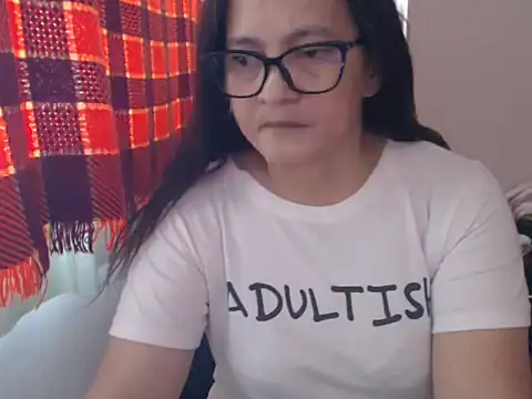 Snapshot of Kinkybela2025 chatting on 25, 3, 2026 Kinkybela2025 online show from 25, 3, 2026