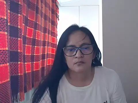 Snapshot of Kinkybela2025 chatting on 12, 4, 2026 Kinkybela2025 online show from 12, 4, 2026