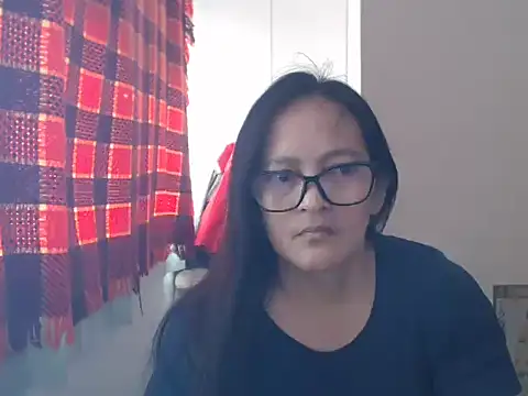 Snapshot of Kinkybela2025 chatting on 19, 4, 2026 Kinkybela2025 online show from 19, 4, 2026