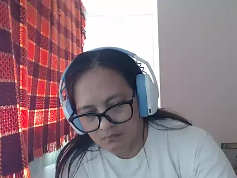 Snapshot of Kinkybela2025 chatting on 8, 5, 2026 Kinkybela2025 online show from 8, 5, 2026