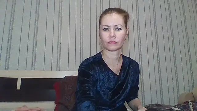 Snapshot of EvelineeX chatting on 27, 10, 2025 EvelineeX online show from 27, 10, 2025