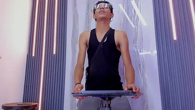 Sex Boy 33  online show from 2, 11, 2025