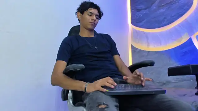 Sex Boy 33  online show from 22, 11, 2025