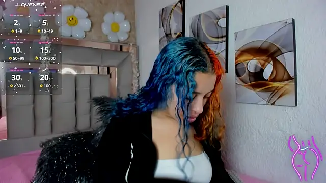 Snapshot of Cristall_ravven chatting on 7, 11, 2025 Cristall ravven online show from 7, 11, 2025