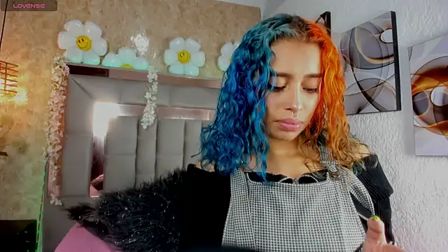 Snapshot of Cristall_ravven chatting on 25, 11, 2025 Cristall ravven online show from 25, 11, 2025