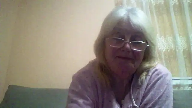 Snapshot of AmyLove353 chatting on 4, 4, 2026 AmyLove353 online show from 4, 4, 2026