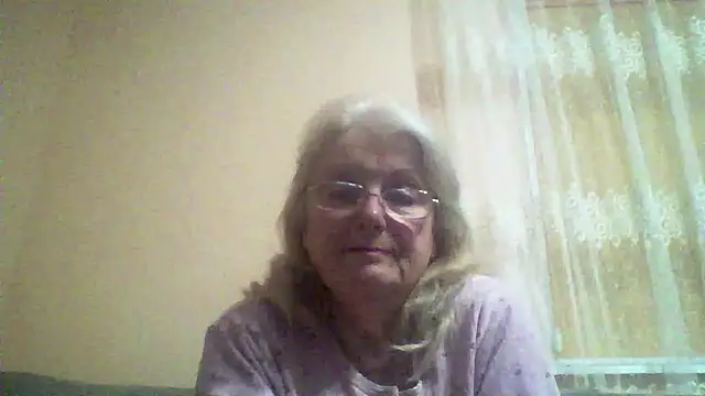 Snapshot of AmyLove353 chatting on 16, 4, 2026 AmyLove353 online show from 16, 4, 2026