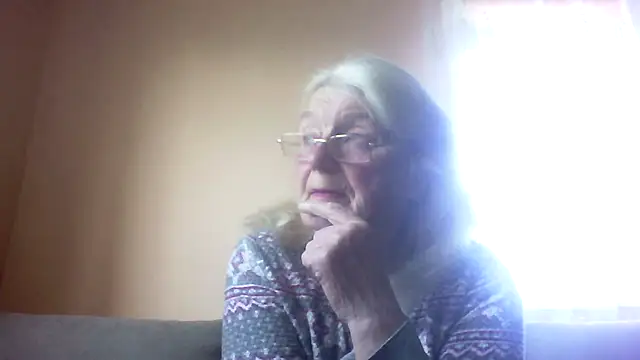 Snapshot of AmyLove353 chatting on 25, 4, 2026 AmyLove353 online show from 25, 4, 2026