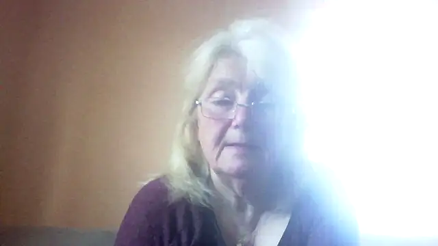 Snapshot of AmyLove353 chatting on 28, 4, 2026 AmyLove353 online show from 28, 4, 2026