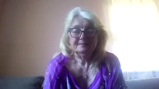 Snapshot of AmyLove353 chatting on 5, 6, 2026 AmyLove353 online show from 5, 6, 2026