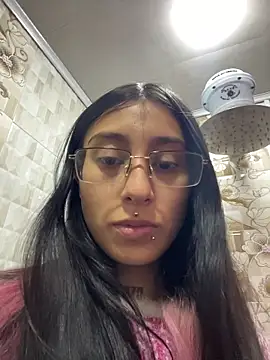 Snapshot of Violeet-Smith chatting on 30, 11, 2025 Violeet-Smith online show from 30, 11, 2025