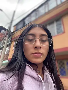 Violeet-Smith online show from 17, 4, 2026