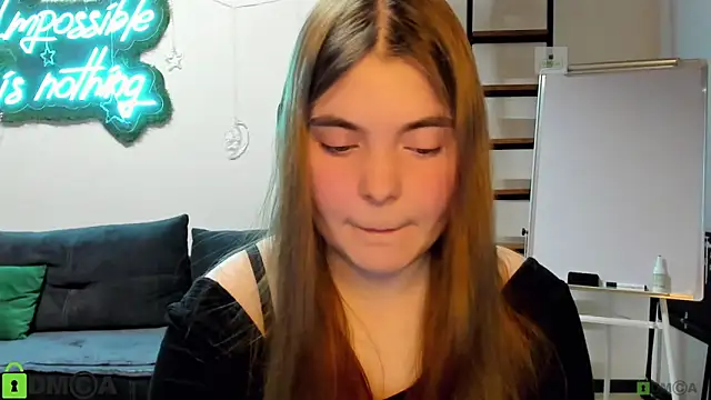 Snapshot of MiraaBloom chatting on 5, 1, 2026 MiraaBloom online show from 5, 1, 2026