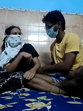 Snapshot of coupleforlife chatting on 1, 11, 2025 coupleforlife online show from 1, 11, 2025