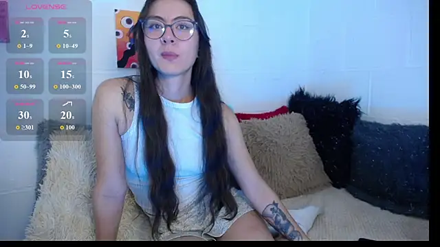 Snapshot of _IR1S_ chatting on 14, 4, 2026 IR1S online show from 14, 4, 2026