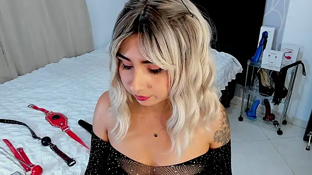 Emilyvalk  online show from 4, 2, 2026