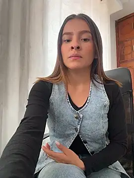 Snapshot of Talia_Bonet chatting on 27, 3, 2026 Talia Bonet online show from 27, 3, 2026