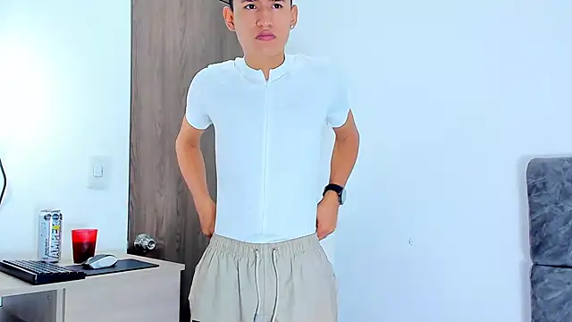 Nicolas Torres  online show from 14, 11, 2025