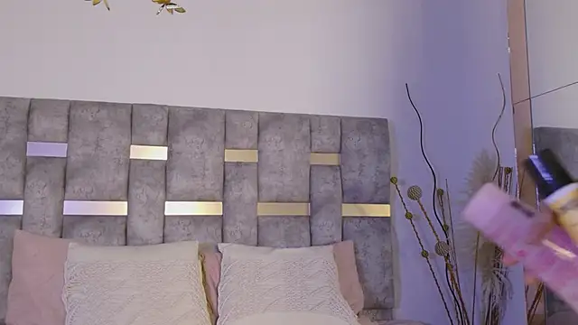 Karina Wong online show from 1, 11, 2025