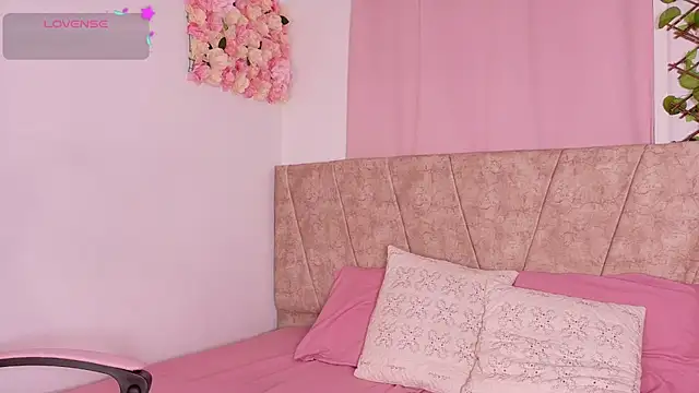 Karina Wong online show from 19, 11, 2025