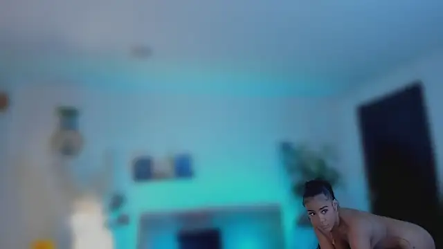 Snapshot of YariRose chatting on 2, 7, 2026 YariRose online show from 2, 7, 2026