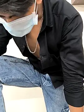 Snapshot of adi8210 chatting on 12, 11, 2025 adi8210 online show from 12, 11, 2025