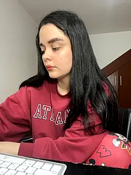 Selena Roa online show from 2, 11, 2025