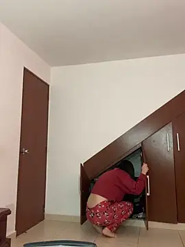 Selena Roa online show from 2, 11, 2025